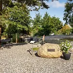 2 Bedroom Pet Friendly In Semesterbostad *